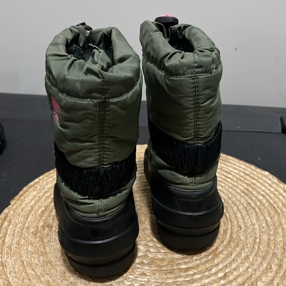 Sorel Rain Snow boots size 11. Style to little hero comfort - Picture 5 of 9